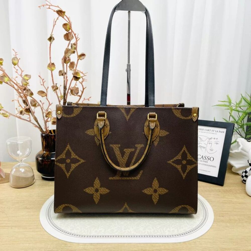 Louis Vuitton Women Pre-Loved Bag Very Good Condition